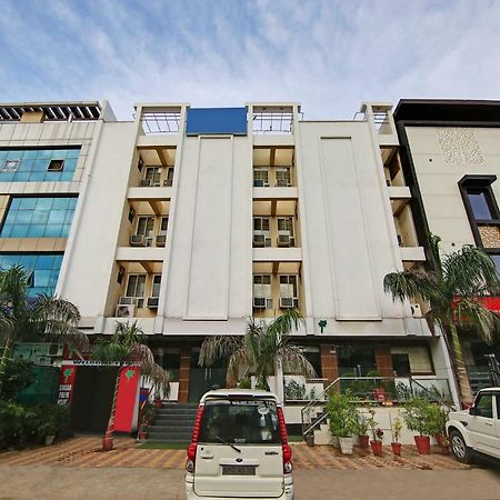 Capital O 32619 Hotel Sugar Palm Gwalior Exterior foto