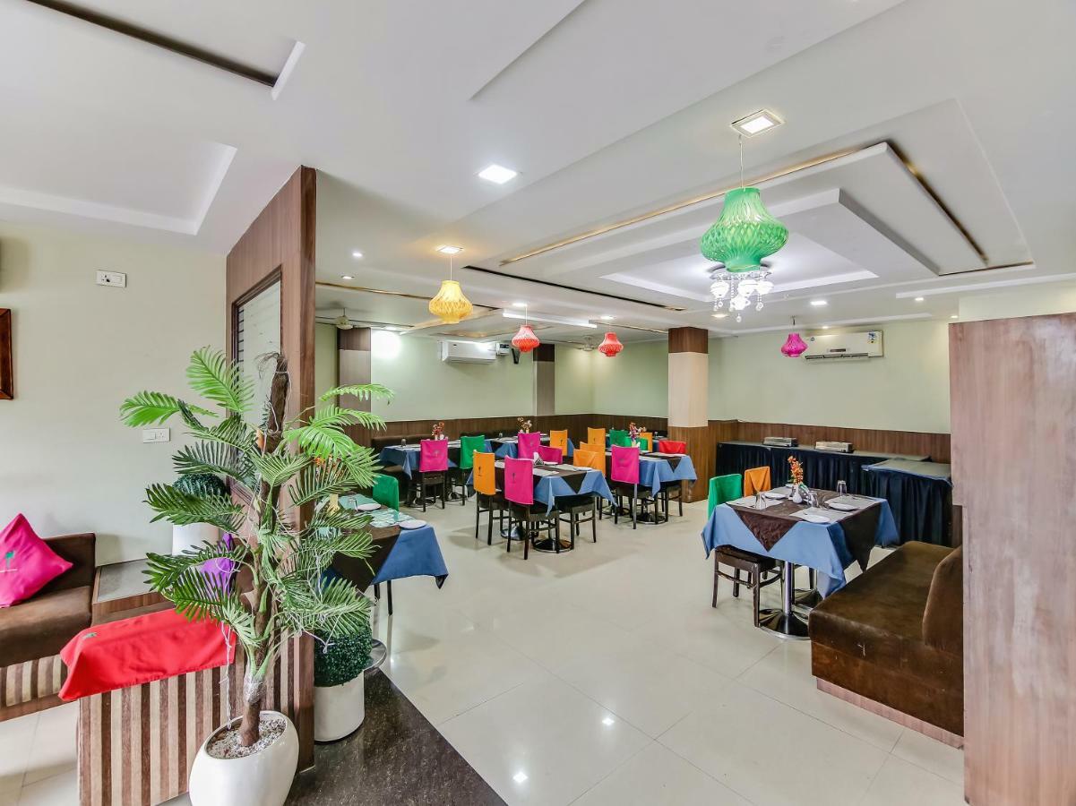 Capital O 32619 Hotel Sugar Palm Gwalior Exterior foto