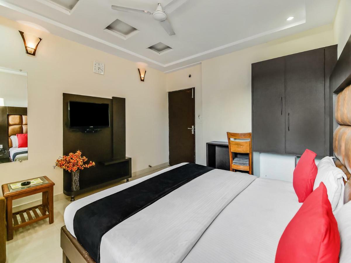 Capital O 32619 Hotel Sugar Palm Gwalior Exterior foto