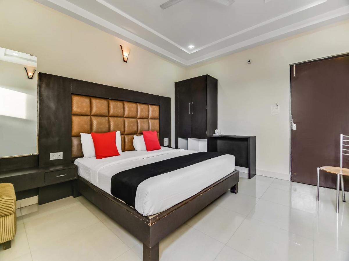 Capital O 32619 Hotel Sugar Palm Gwalior Exterior foto